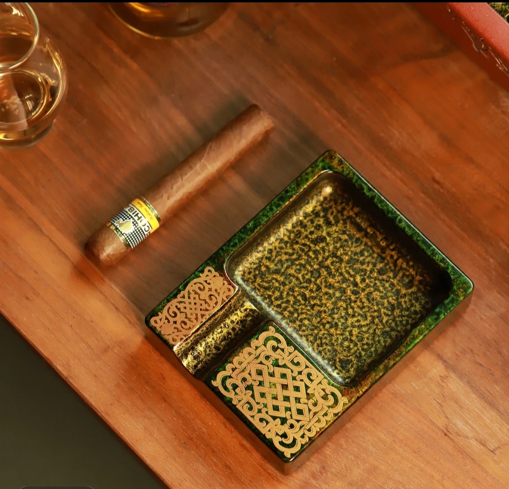 Green Gold Lacquer Gilded Cigar Humidor