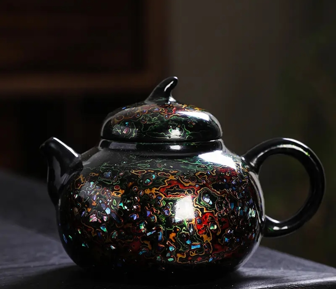 Lacquerware and Mother-of-Pearl Inlaid Zisha Teapot