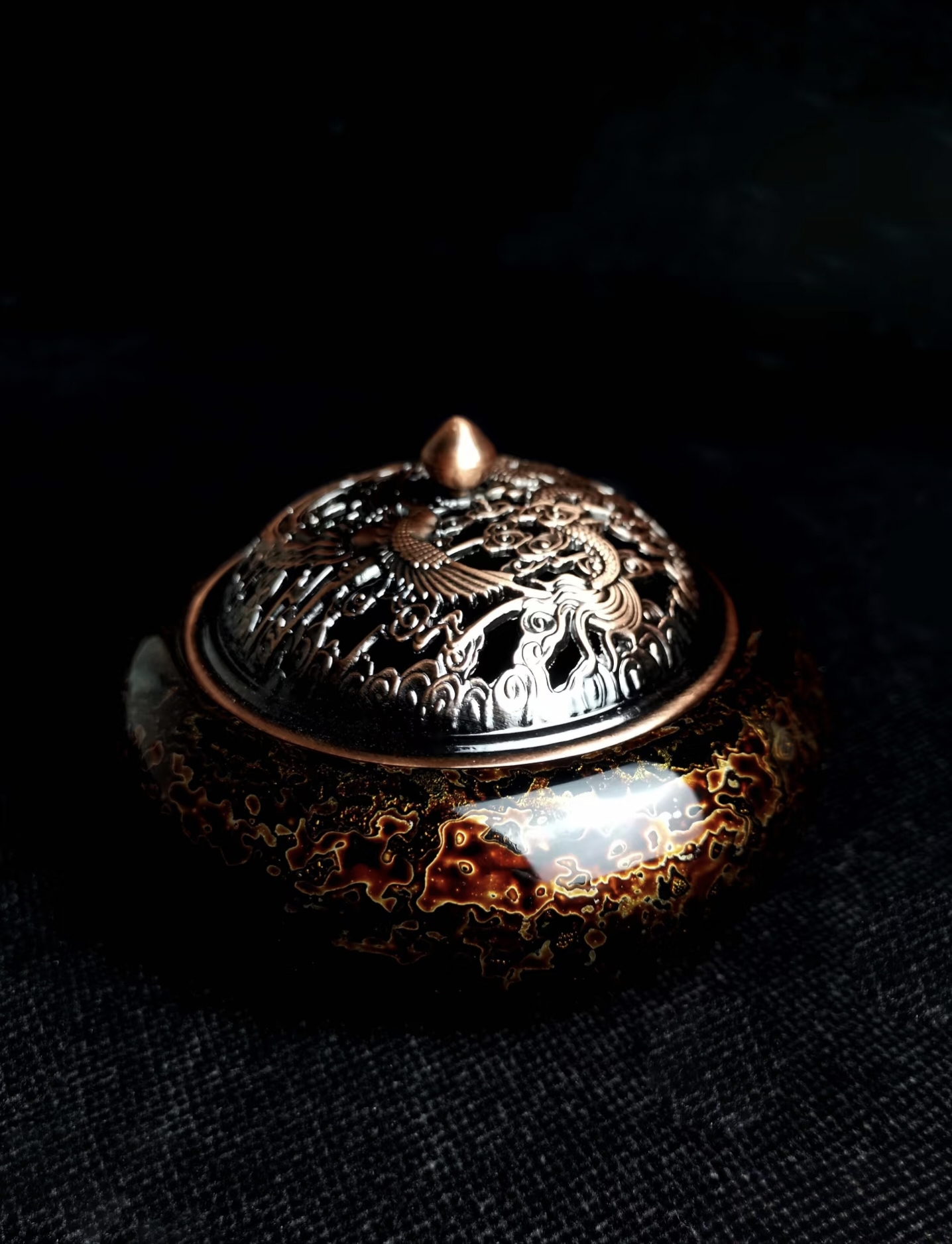 Lacquerware Cloud-Pattern Incense Burner