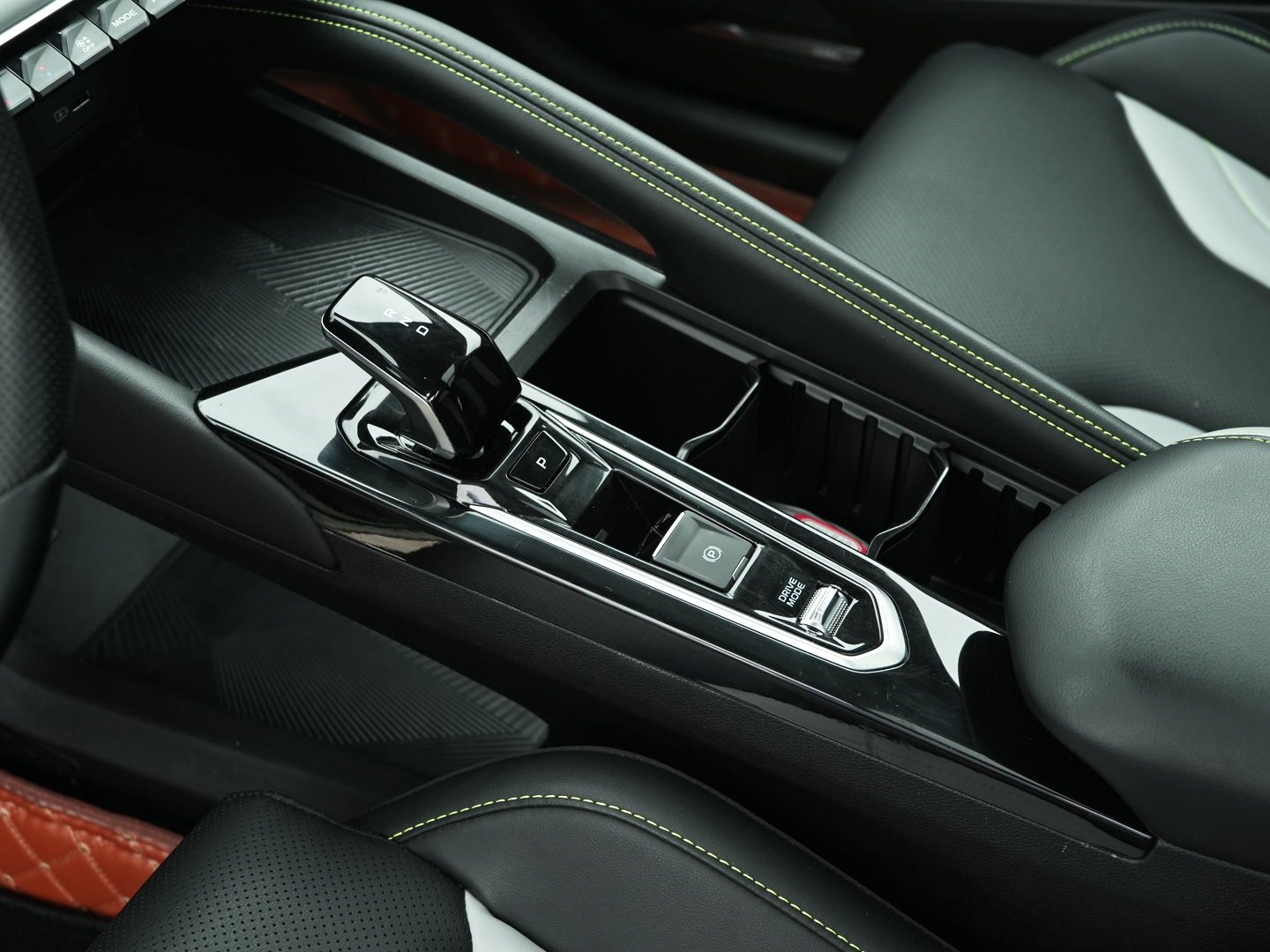 GEELY Geely Coolray 2023-2025 - Thumbnail 9