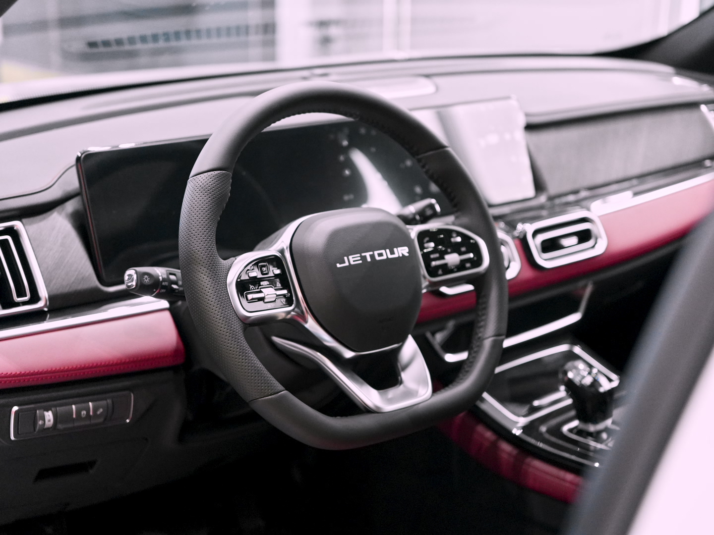 JETOUR X70 PLUS 2025 - Thumbnail 9