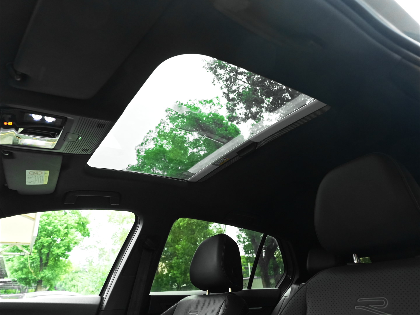 VOLKSWAGEN Golf 8.5 2023-2025 - Thumbnail 10