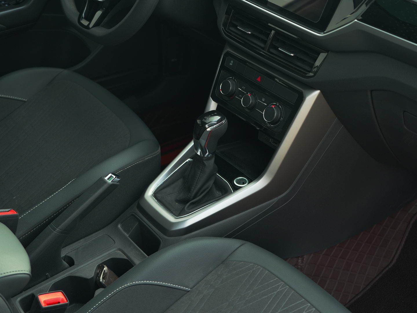 VOLKSWAGEN T-Cross 2023-2025 - Thumbnail 9