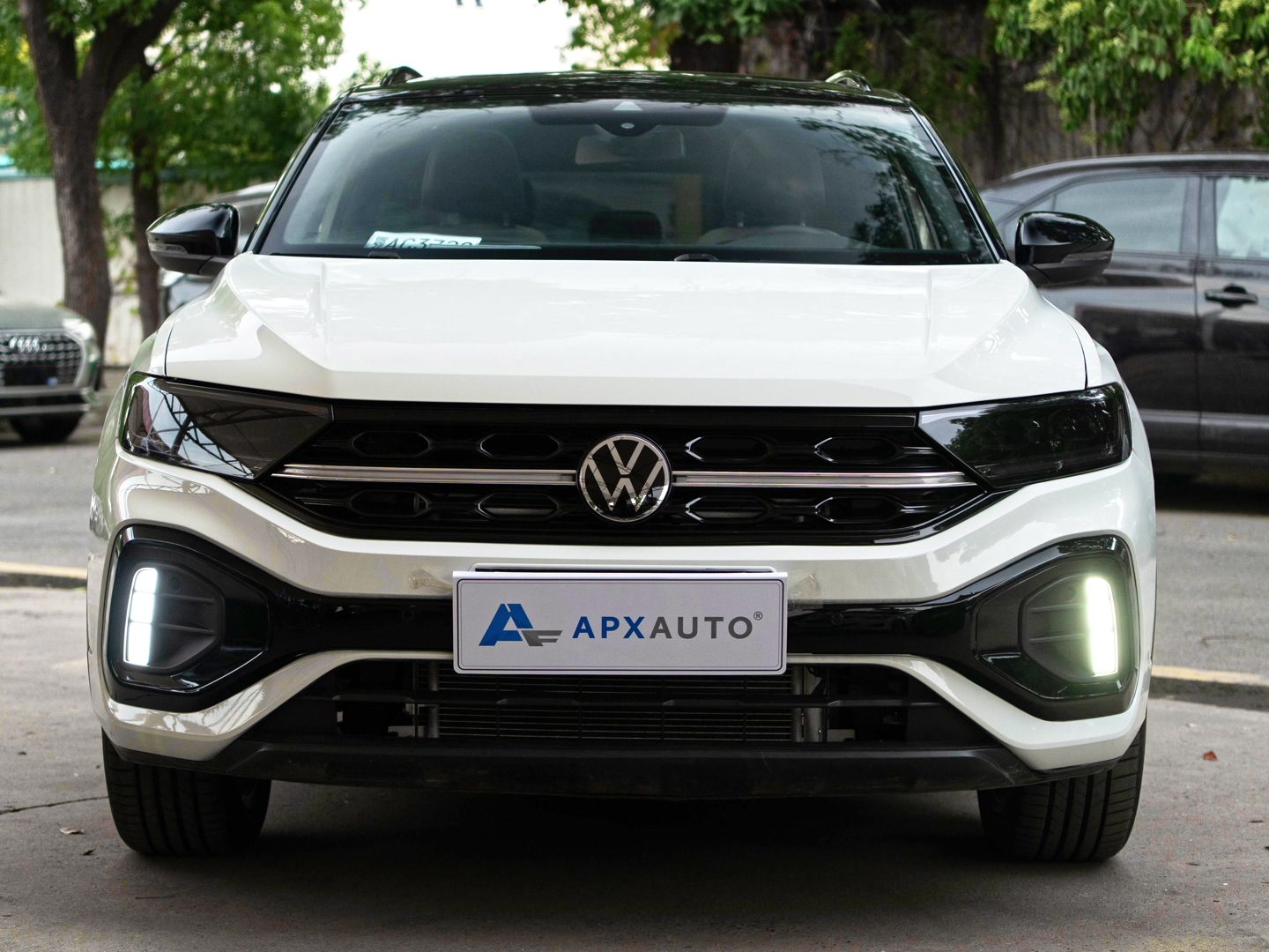 VOLKSWAGEN T-Roc 2023-2025 - Thumbnail 2