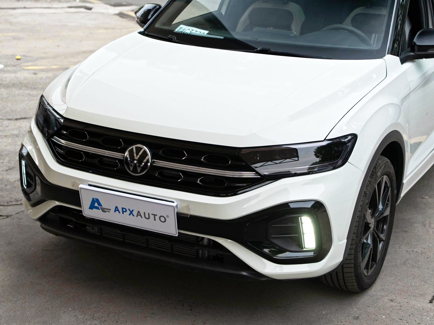 VOLKSWAGEN T-Roc 2023-2025 - Thumbnail 3
