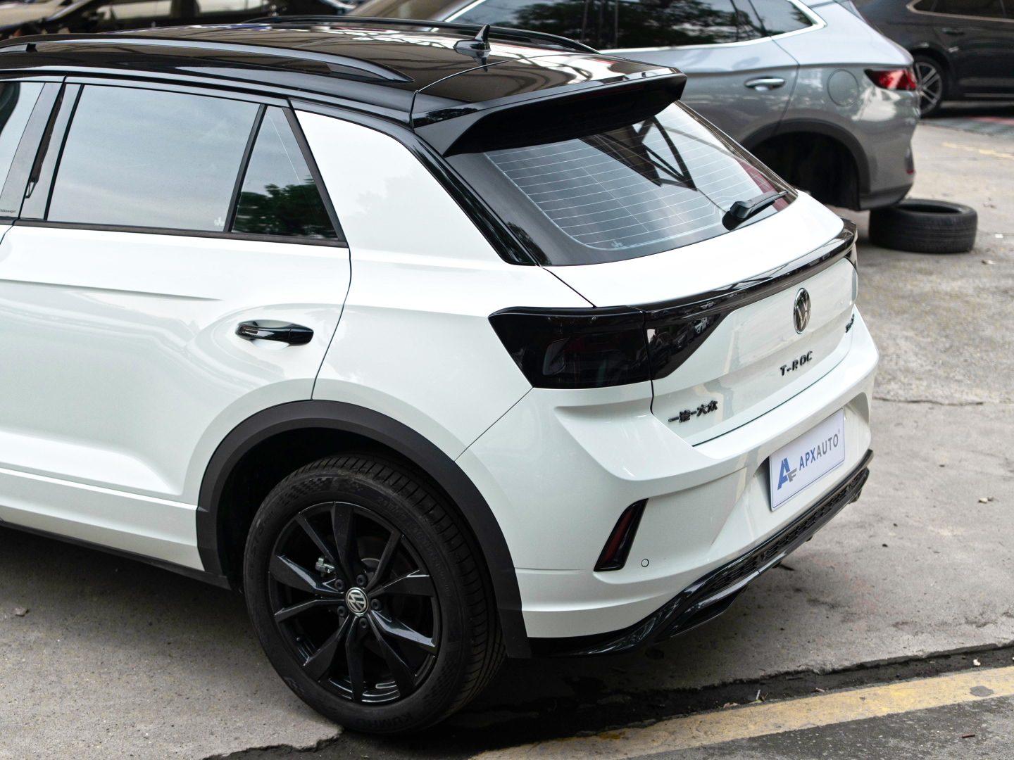 VOLKSWAGEN T-Roc 2023-2025 - Thumbnail 5