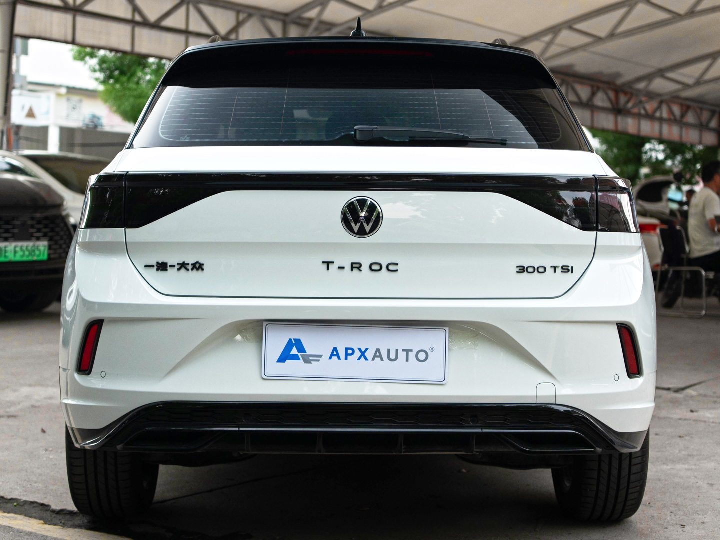 VOLKSWAGEN T-Roc 2023-2025 - Thumbnail 6