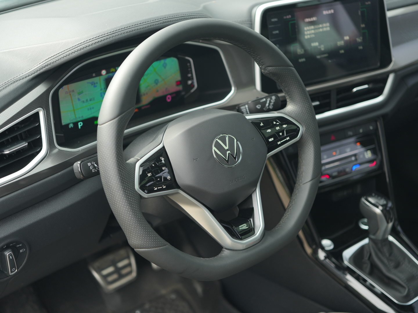 VOLKSWAGEN T-Roc 2023-2025 - Thumbnail 10