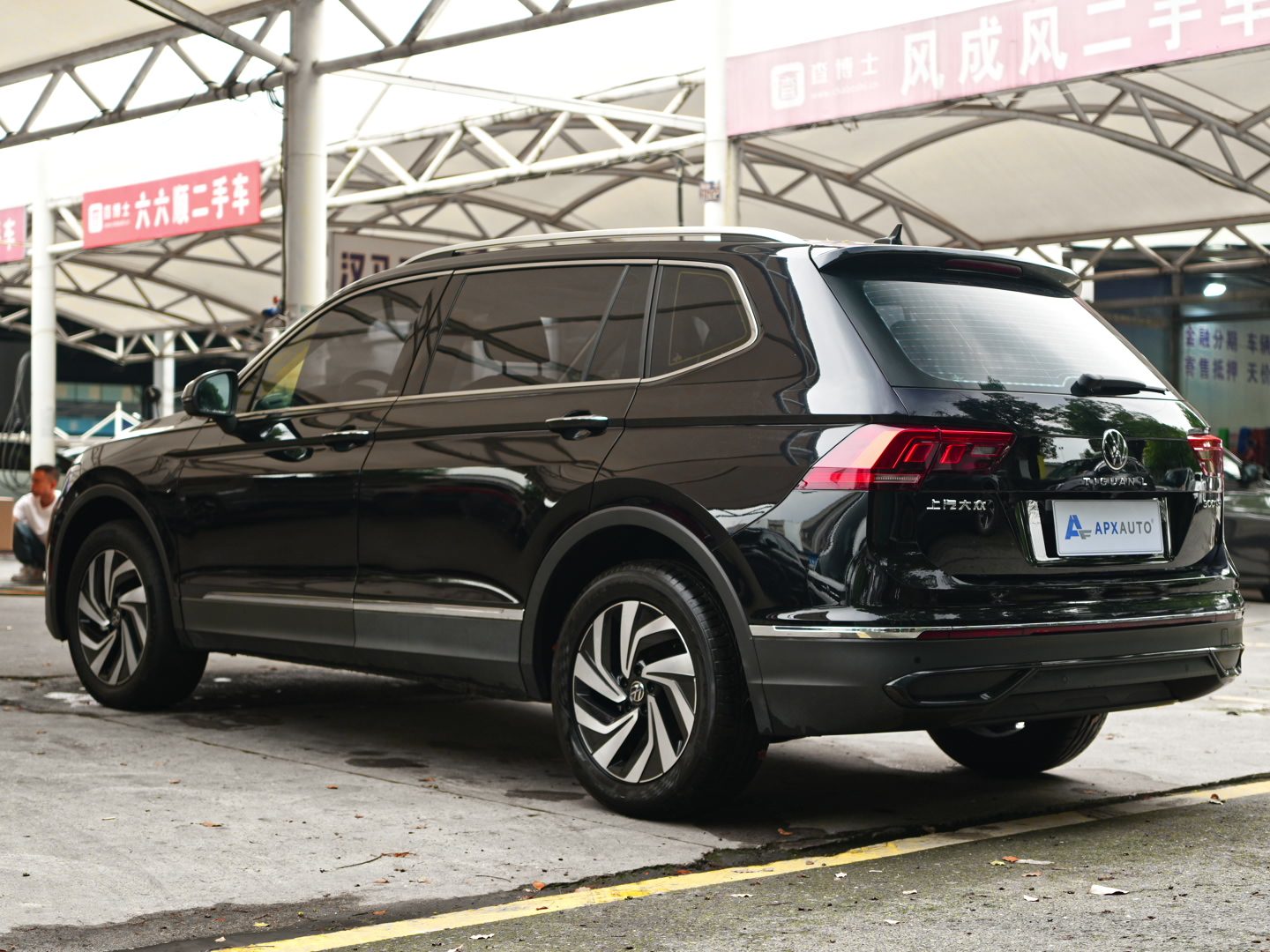 VOLKSWAGEN TIGUAN L 2023-2025 - Thumbnail 5