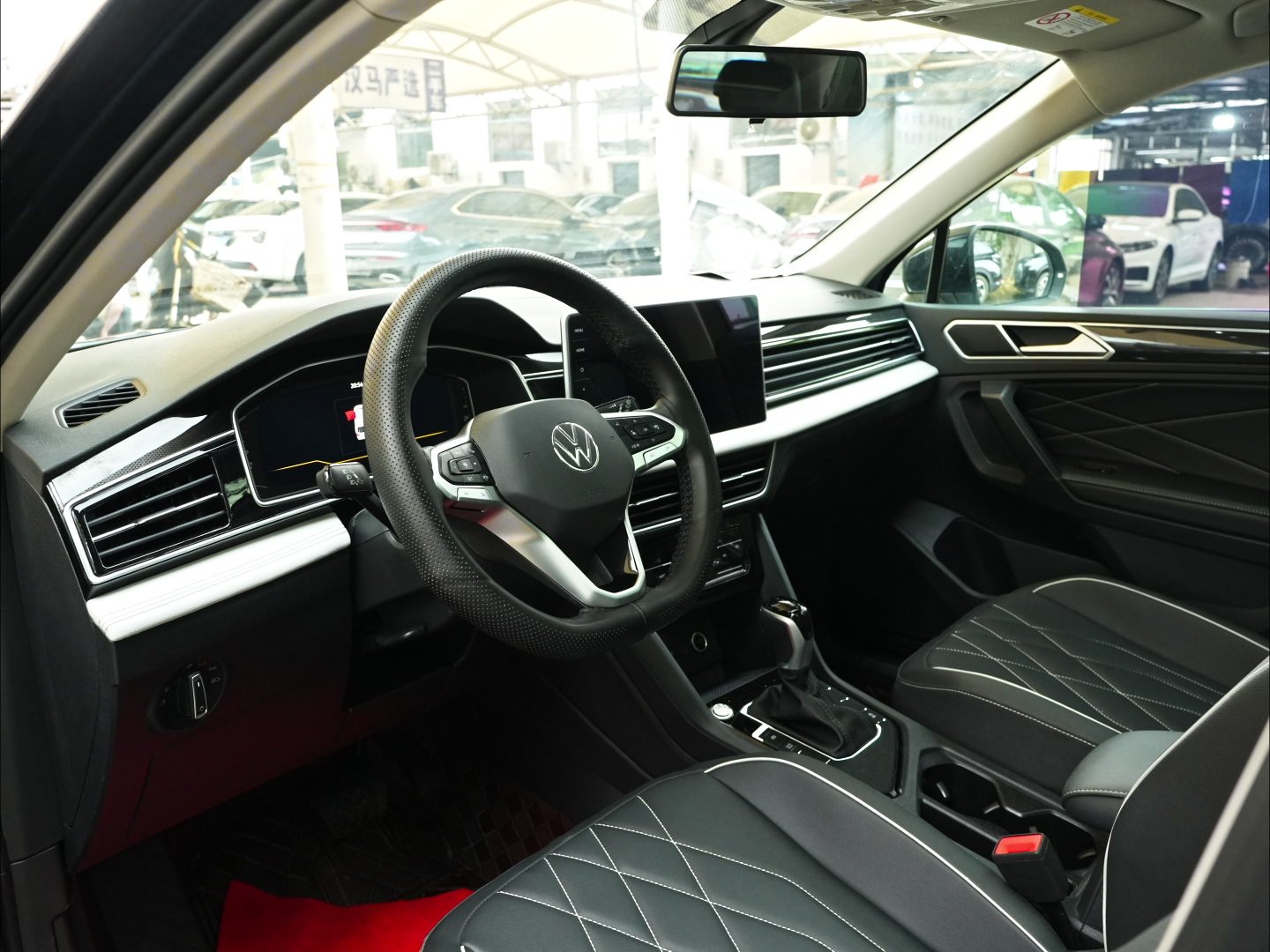 VOLKSWAGEN TIGUAN L 2023-2025 - Thumbnail 10