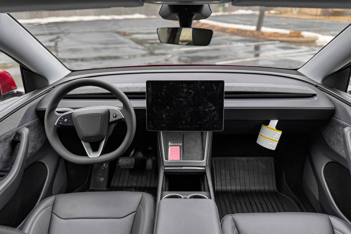 Tesla Model 3 2025 - 6