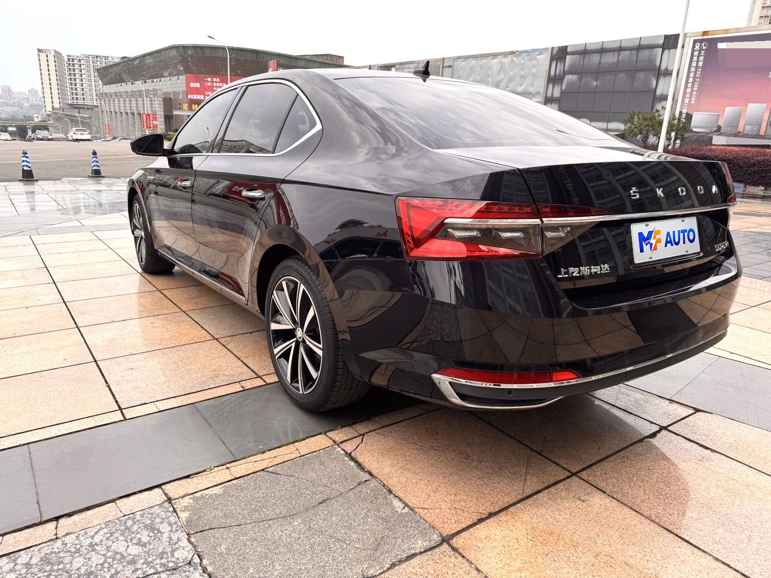 Skoda 2023 Superb 1.4TSI TSI280 Premium Edition (Facelift) Automatic - 4