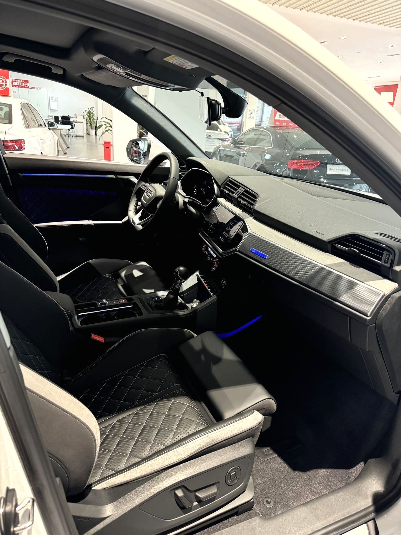 Audi 2025 Q3 1.5TFSI 35TFSI 45 Anniversary Edition Quattro Trendy Dynamic - 9