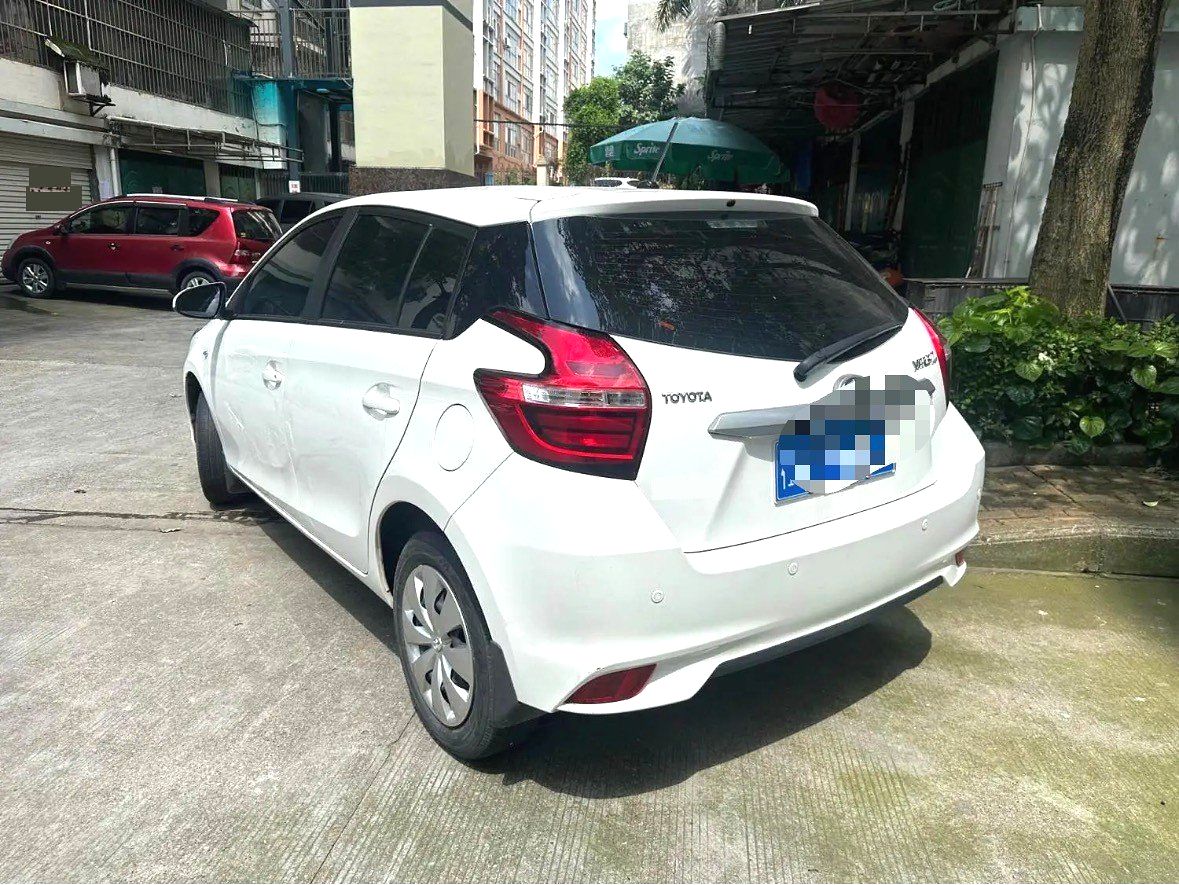 Toyota YARiS L 202021 CVT Premium Automatic - 3