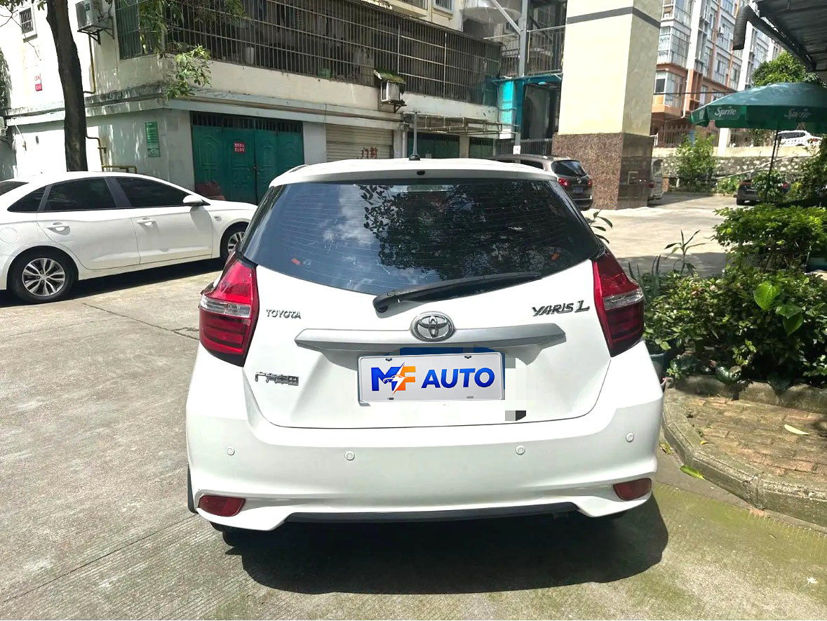 Toyota YARiS L 202021 CVT Premium Automatic - 4