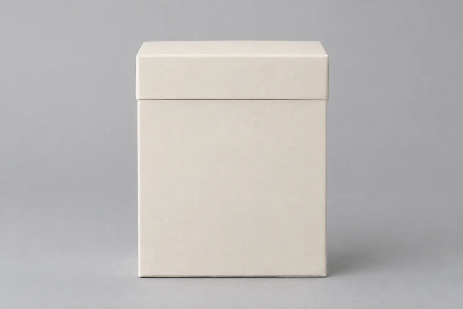 Shallow-lid rigid box