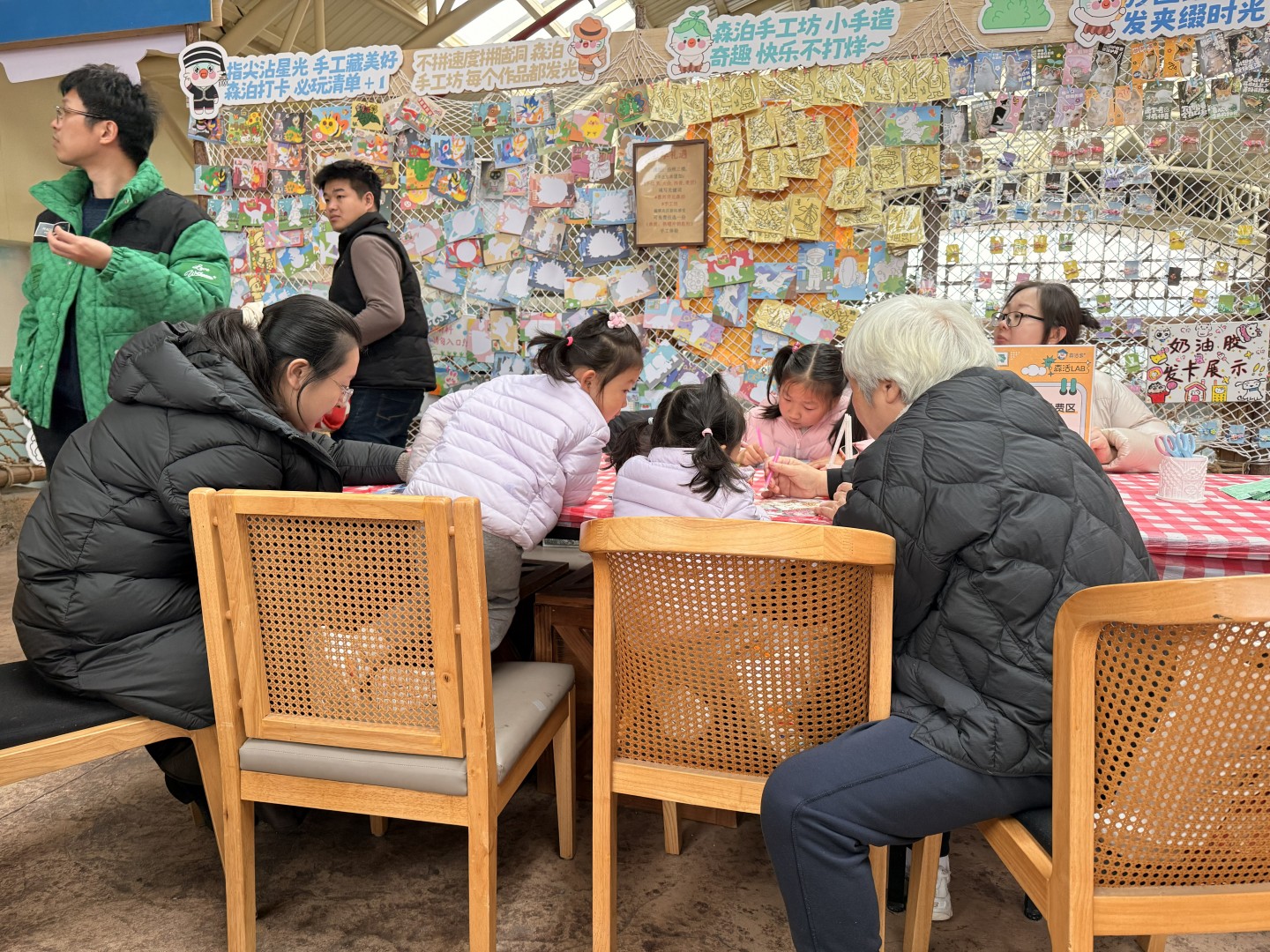 这天, 我们住进了船里